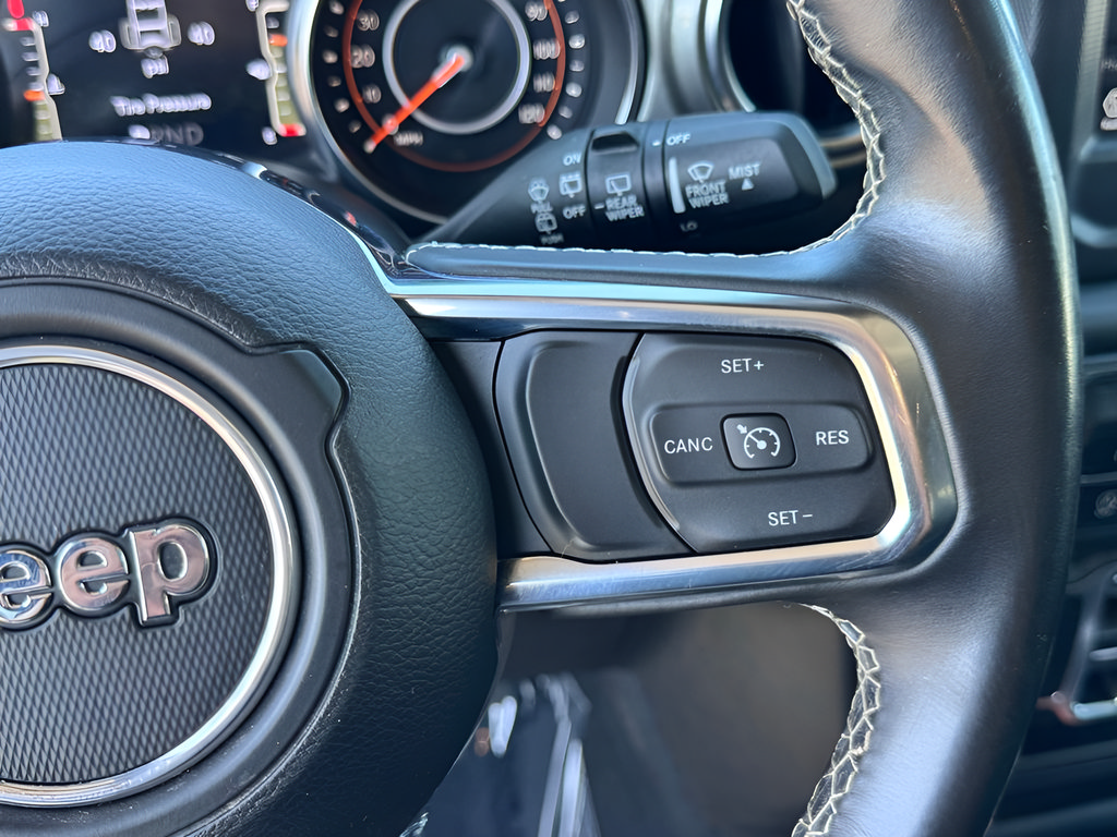 Used 2020 Jeep Wrangler Unlimited Sahara AWD/4WD image 16