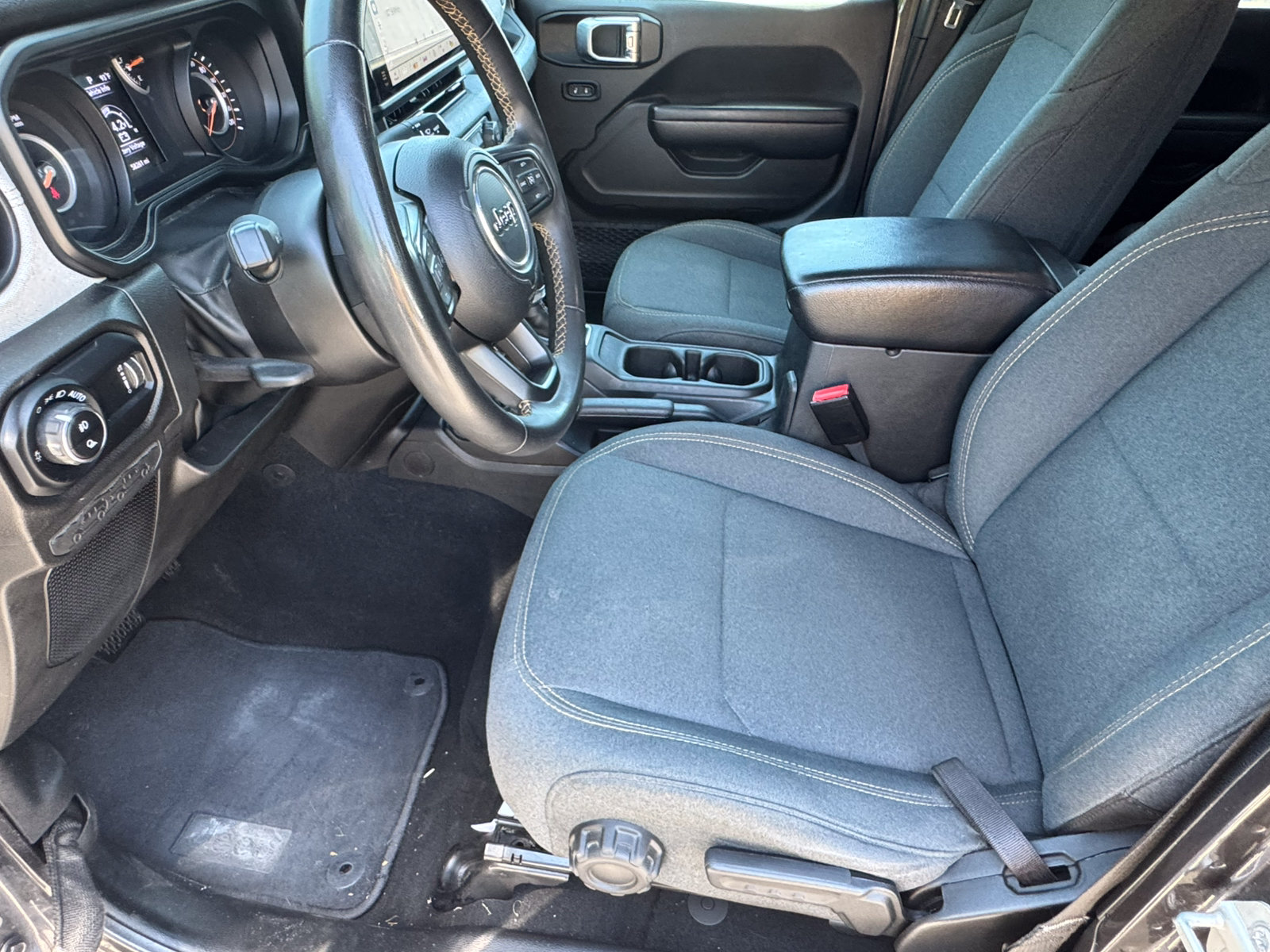 Used 2024 Jeep Gladiator Sport AWD/4WD image 9