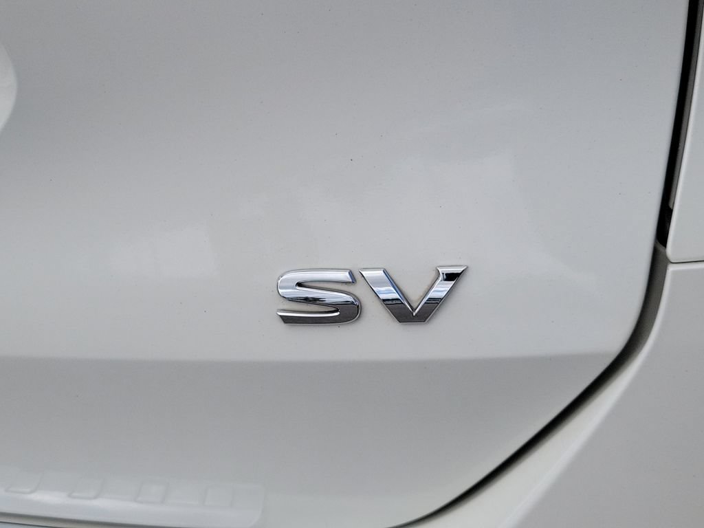 Used 2015 Nissan Rogue SV w/ SV Premium Package FWD image 6