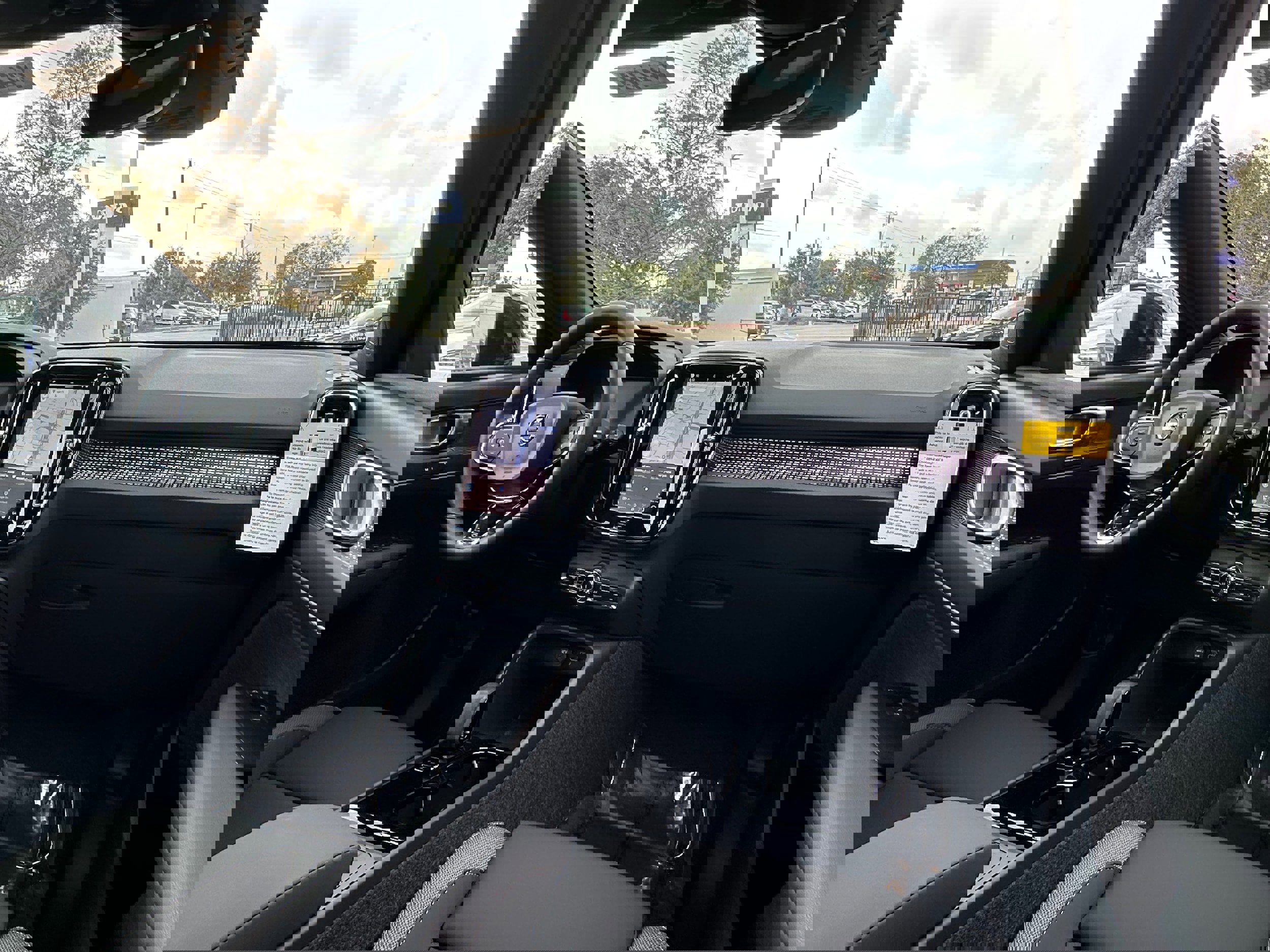 New 2026 Volvo EX40 Plus w/ Climate Package image 10