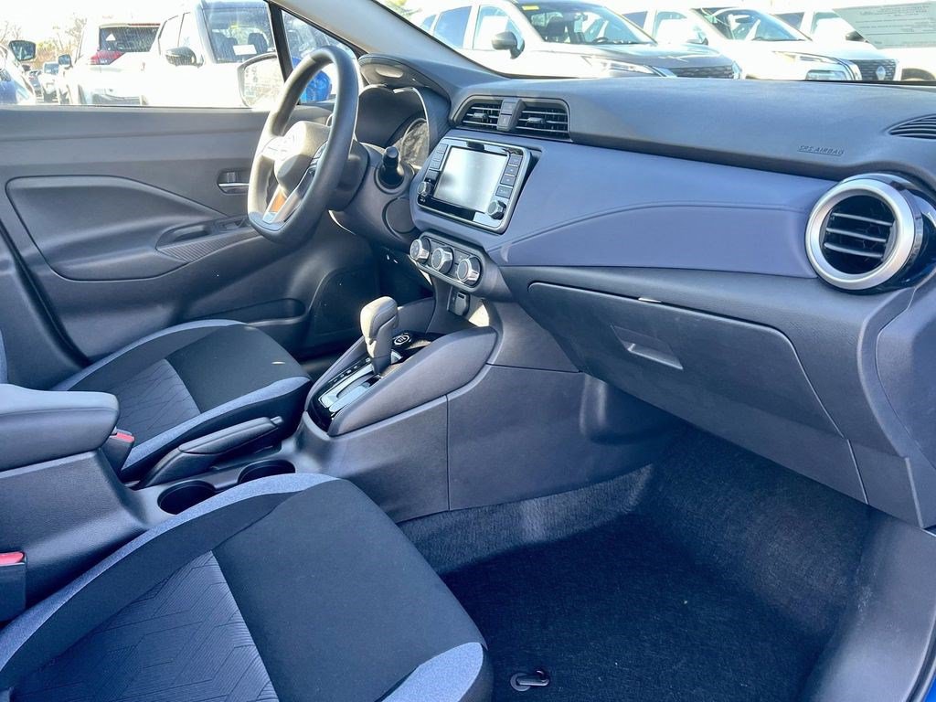 Used 2025 Nissan Versa SV w/ Trunk Package FWD image 30