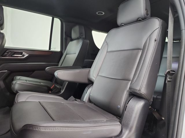 Used 2025 GMC Yukon XL Denali RWD image 11