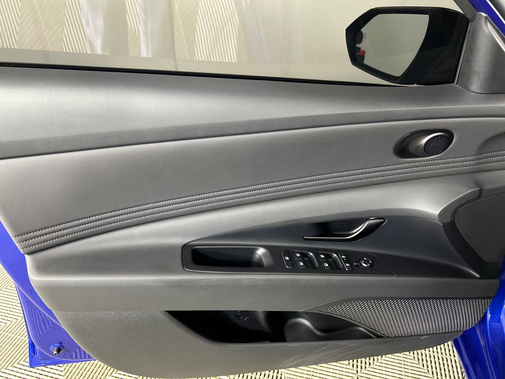 Certified 2025 Hyundai Elantra Sport FWD image 11