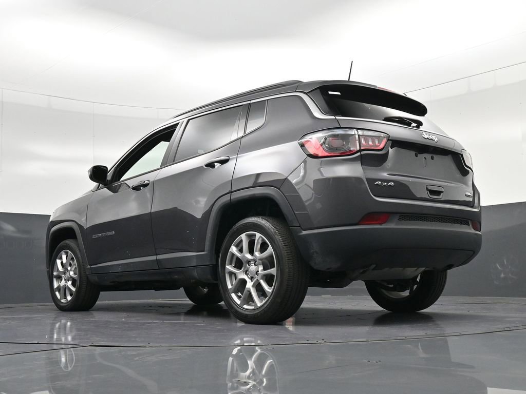 Used 2024 Jeep Compass Latitude AWD/4WD image 22