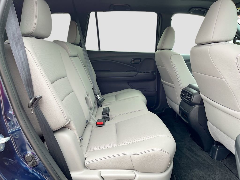 Used 2025 Honda Passport EX-L image 27