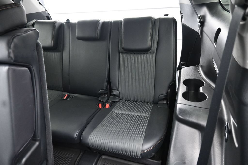 Used 2016 Toyota Highlander Plus AWD/4WD image 18