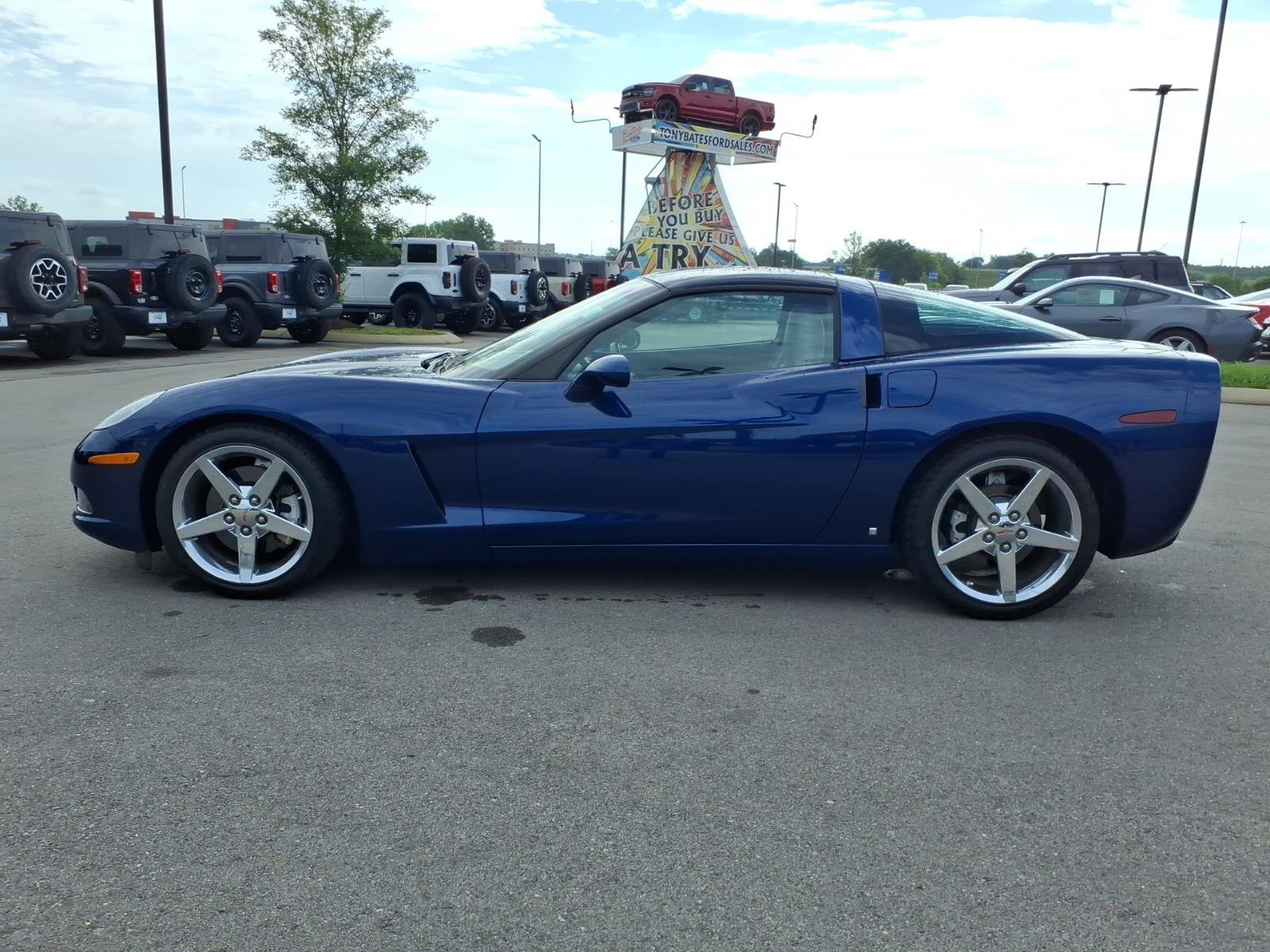 Used 2007 Chevrolet Corvette Coupe w/ Preferred Equipment Group RWD image 6
