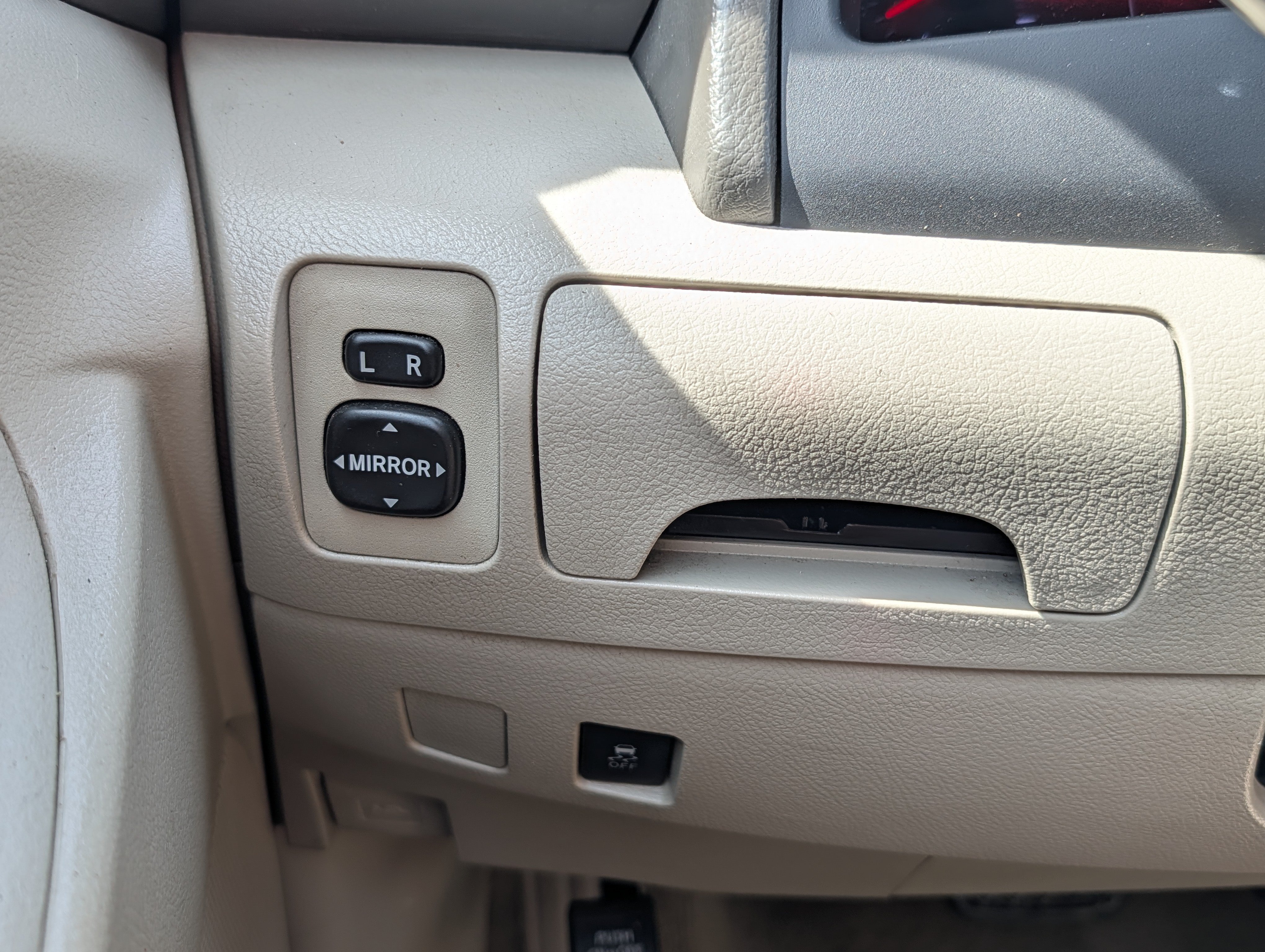 Used 2011 Toyota Camry LE w/ LE Extra-Value Pkg FWD image 26