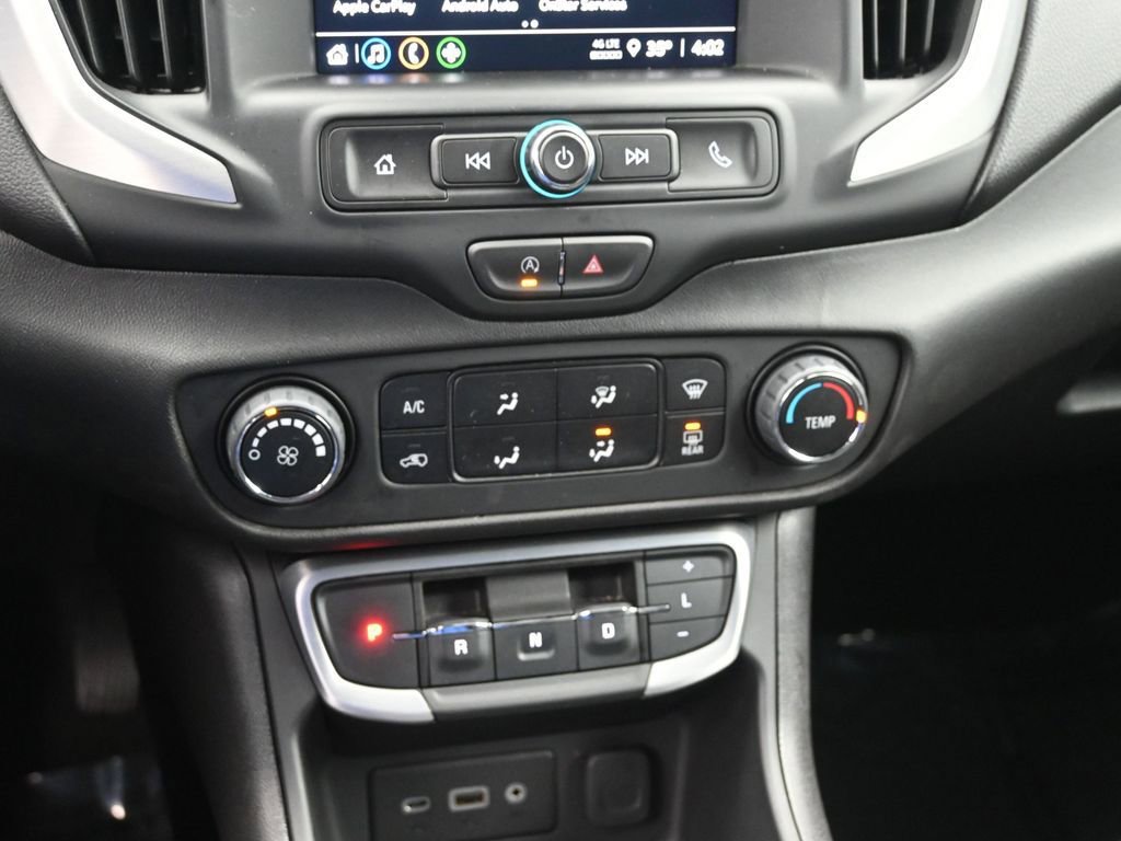 Used 2024 GMC Terrain SLE image 19