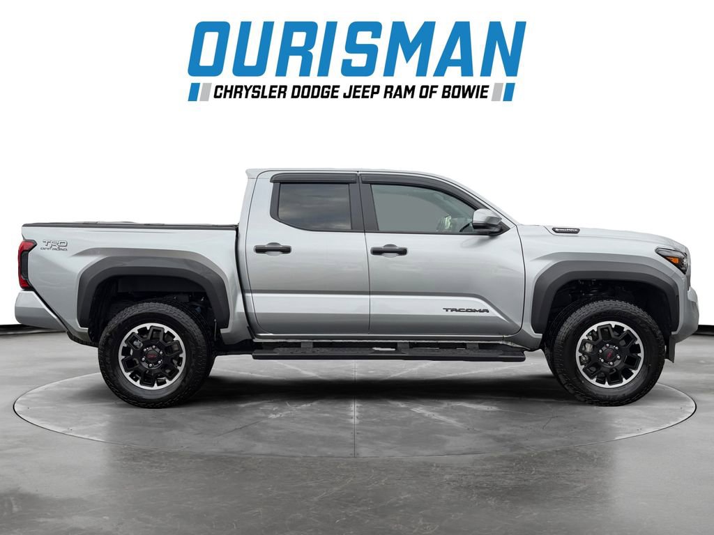 Used 2025 Toyota Tacoma TRD Off-Road image 7