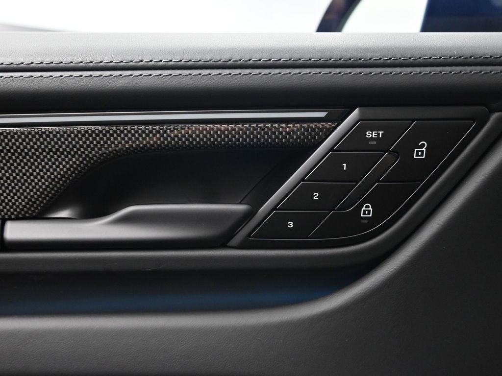 New 2026 Porsche Macan Turbo Electric image 18