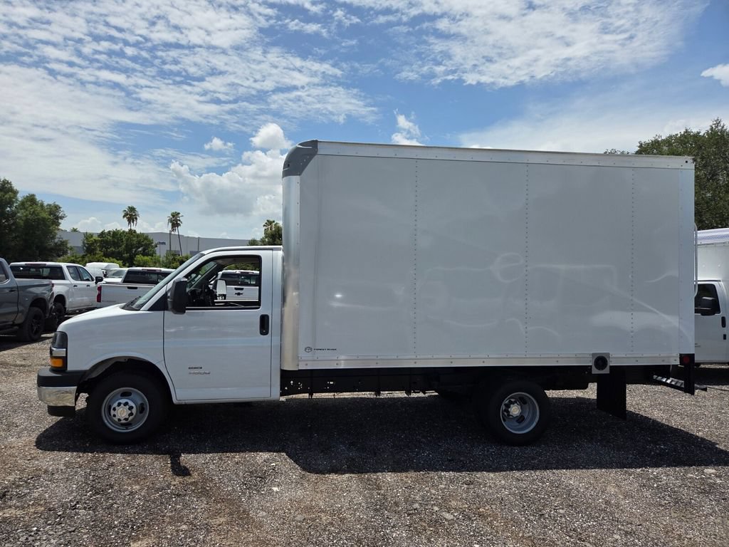 New 2026 Chevrolet Express 4500 w/ Power Convenience Package RWD image 5