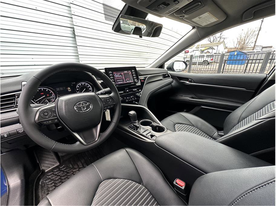 Used 2024 Toyota Camry SE AWD/4WD image 14