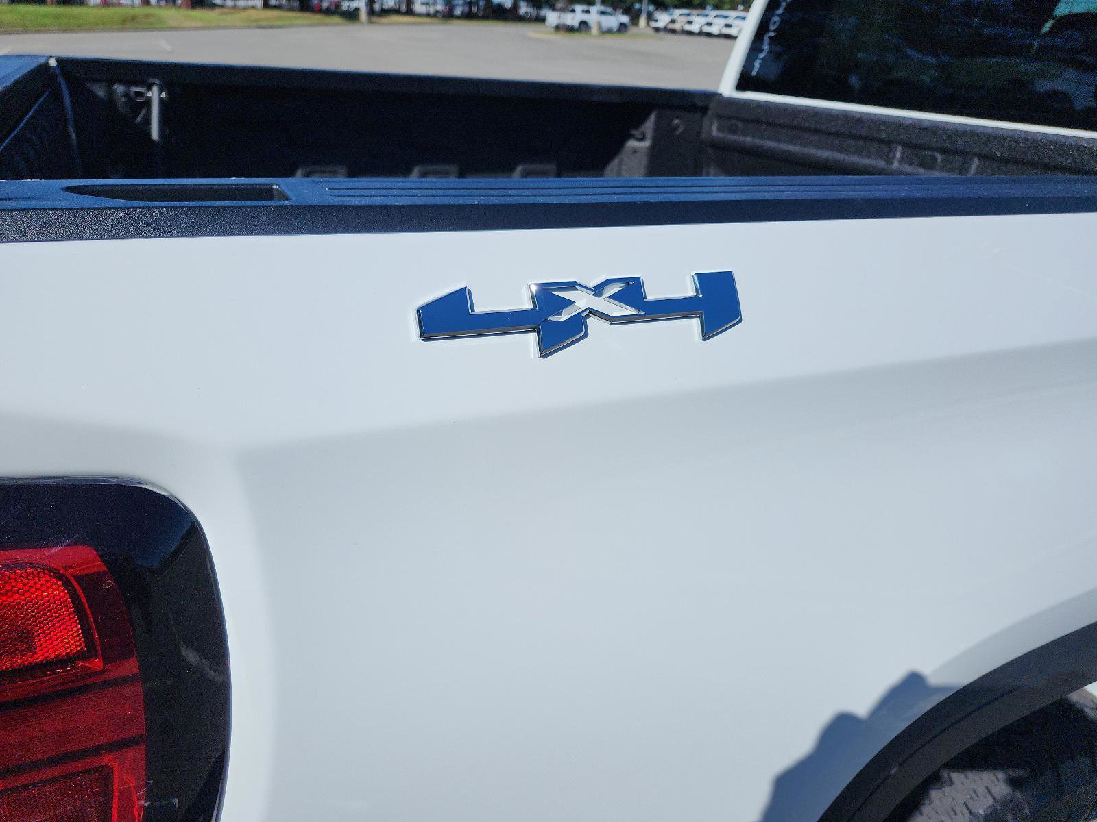 Used 2025 GMC Sierra 1500 SLE image 5