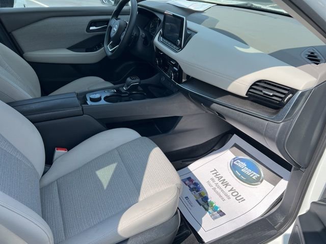 Used 2023 Nissan Rogue SV image 31