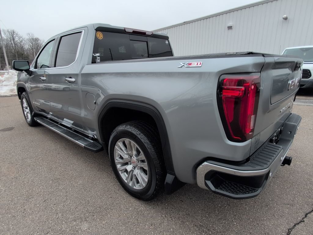 Used 2023 GMC Sierra 1500 SLT w/ SLT Premium Plus Package image 4