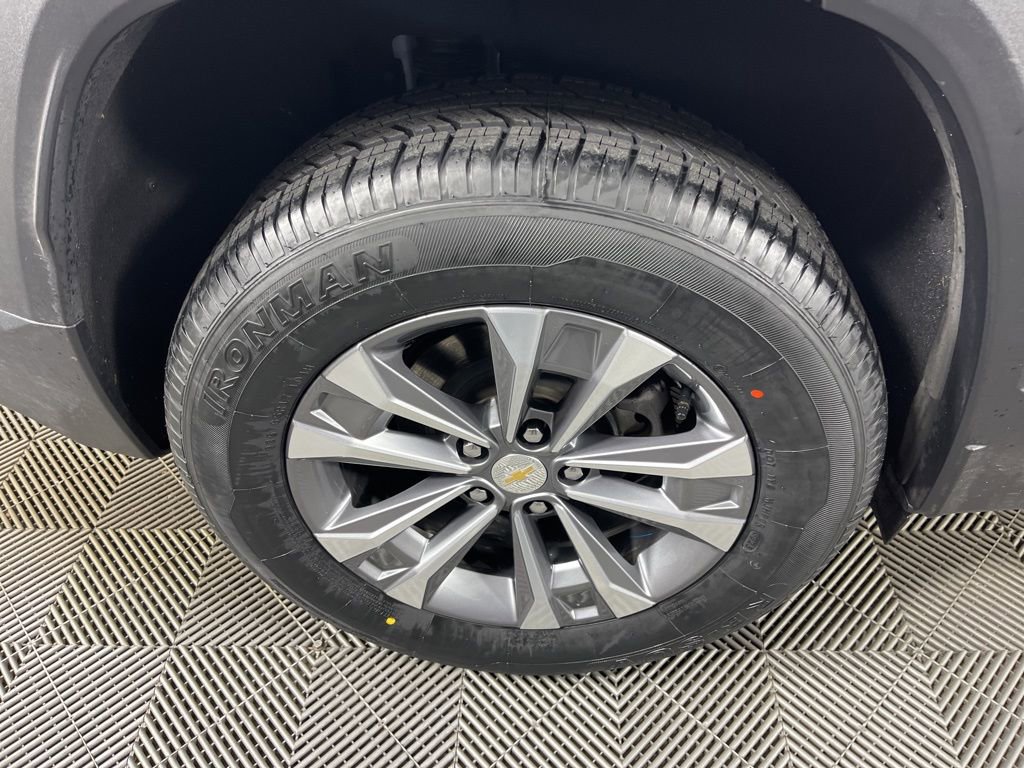 Used 2025 Chevrolet Equinox LT FWD image 11