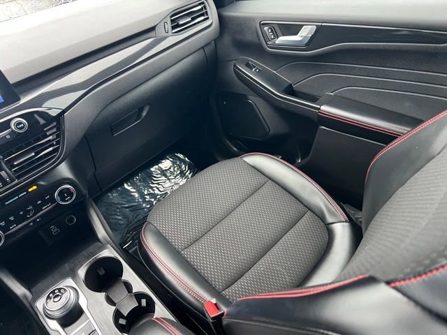 Used 2025 Ford Escape ST-Line image 14