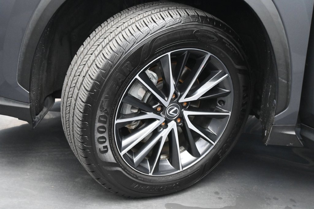 Used 2024 Lexus NX 250 FWD w/ Towing Package (2000 Lbs) image 20