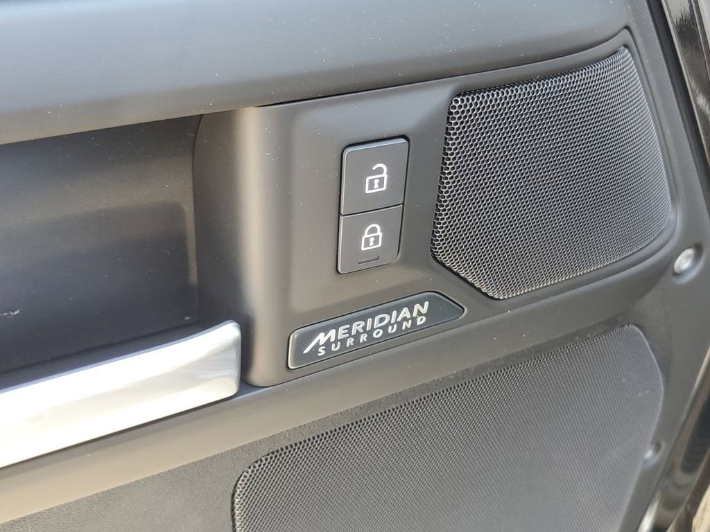 New 2026 Land Rover Defender 130 X-Dynamic SE AWD/4WD image 10