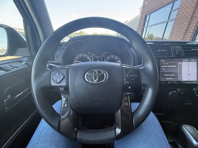 Used 2022 Toyota 4Runner TRD Off-Road Premium AWD/4WD image 19