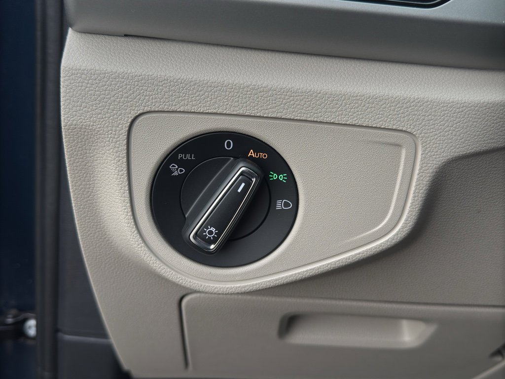 Used 2021 Volkswagen Atlas SEL R-Line image 17