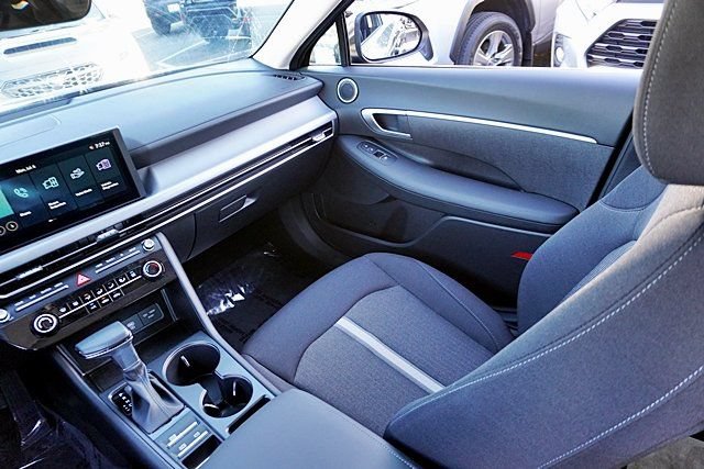 Used 2026 Hyundai Sonata SE FWD image 21