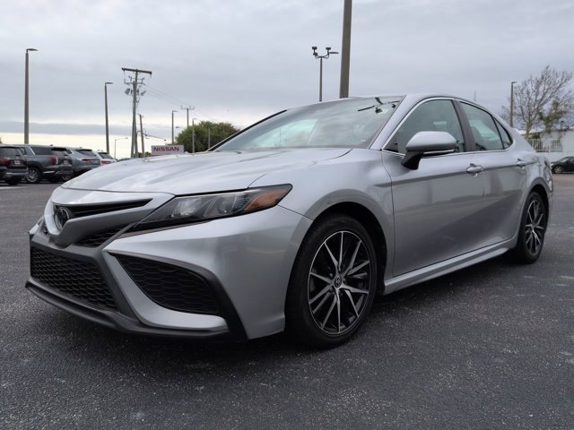 Used 2023 Toyota Camry SE image 9