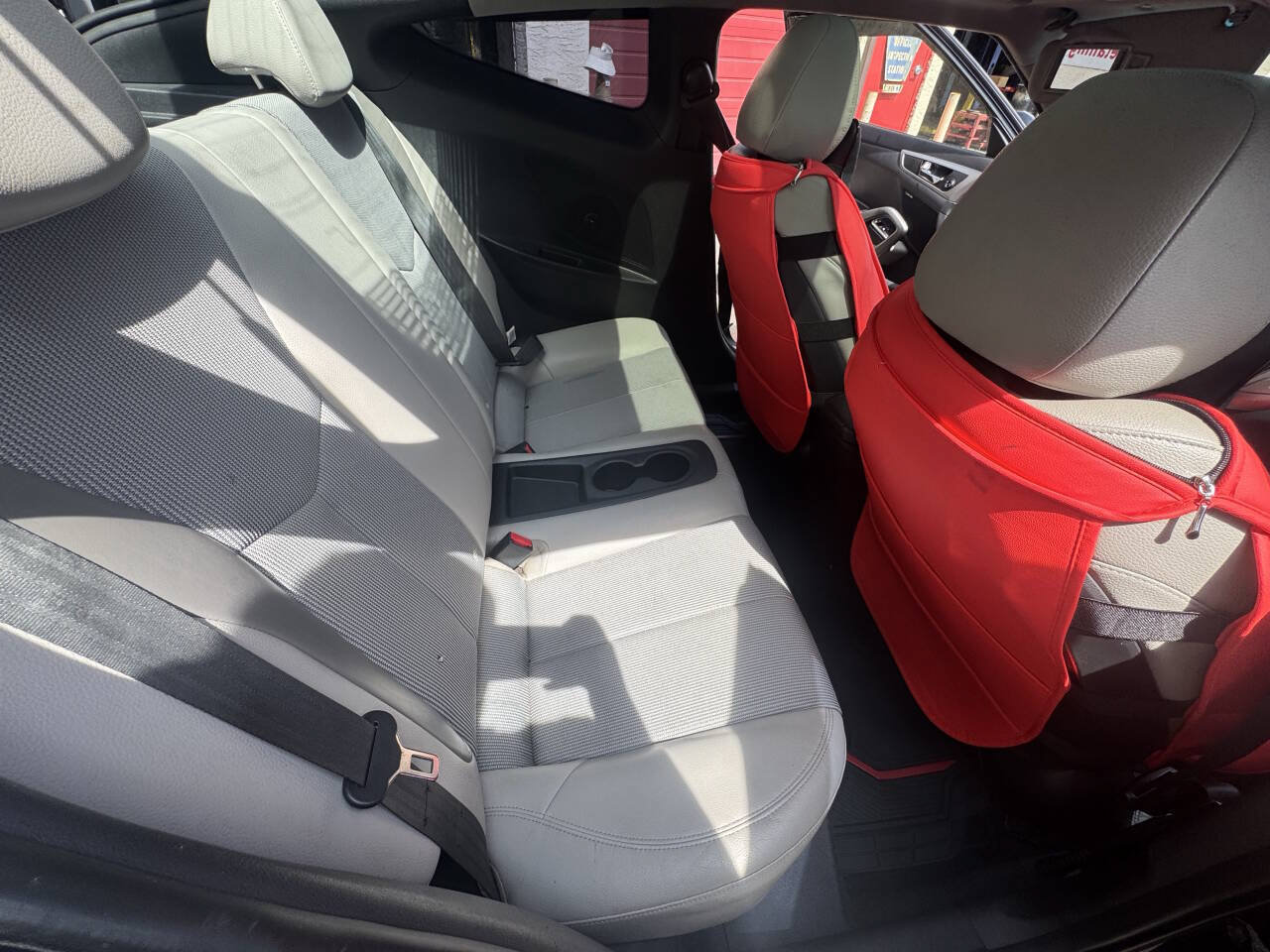 Used 2013 Hyundai Veloster w/ Style Pkg FWD image 21