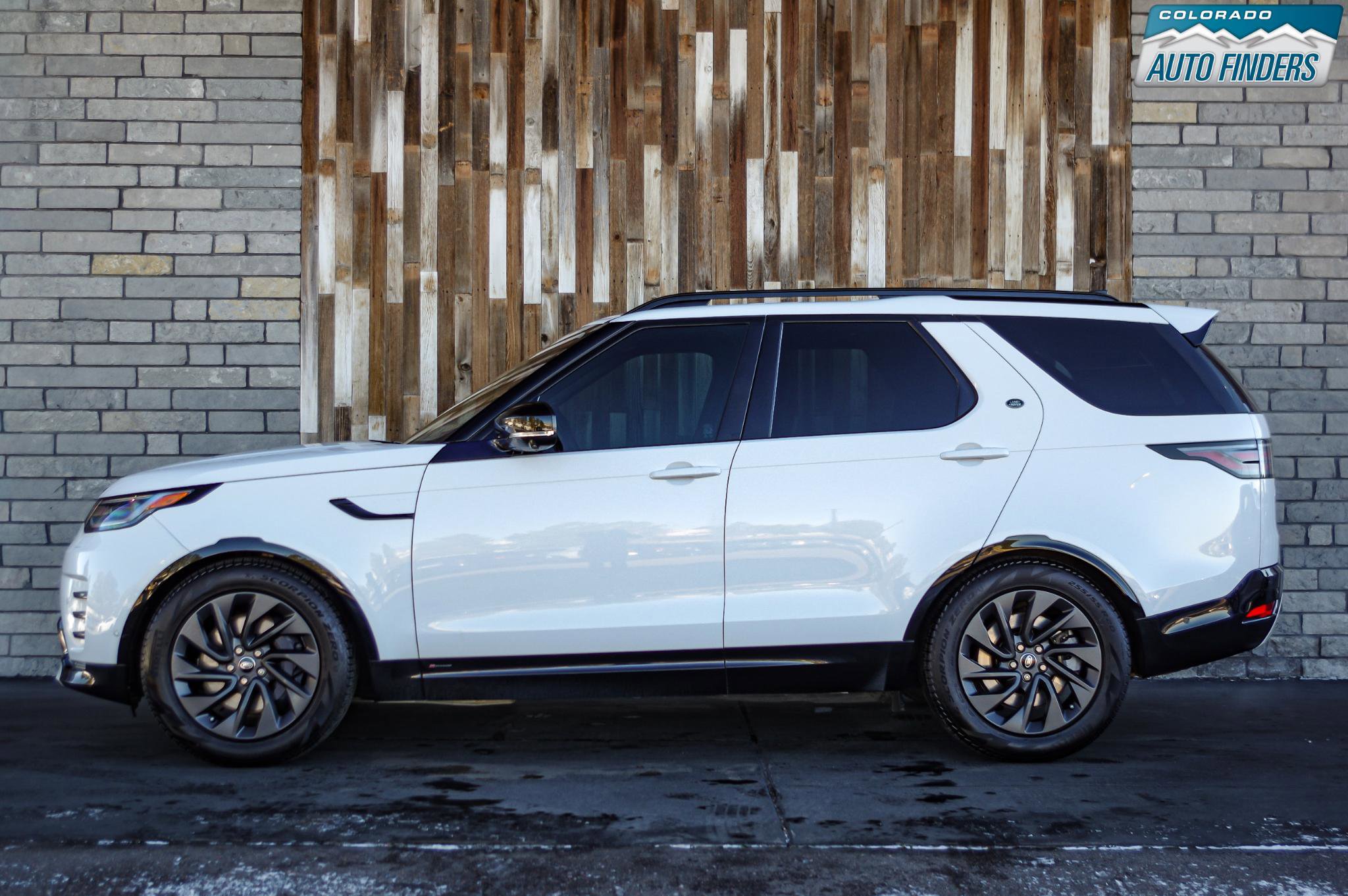 Used 2021 Land Rover Discovery S R-Dynamic image 3