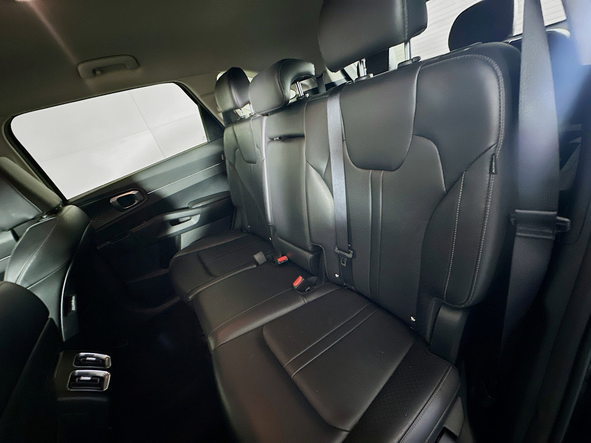 Used 2024 Kia Sorento S image 27