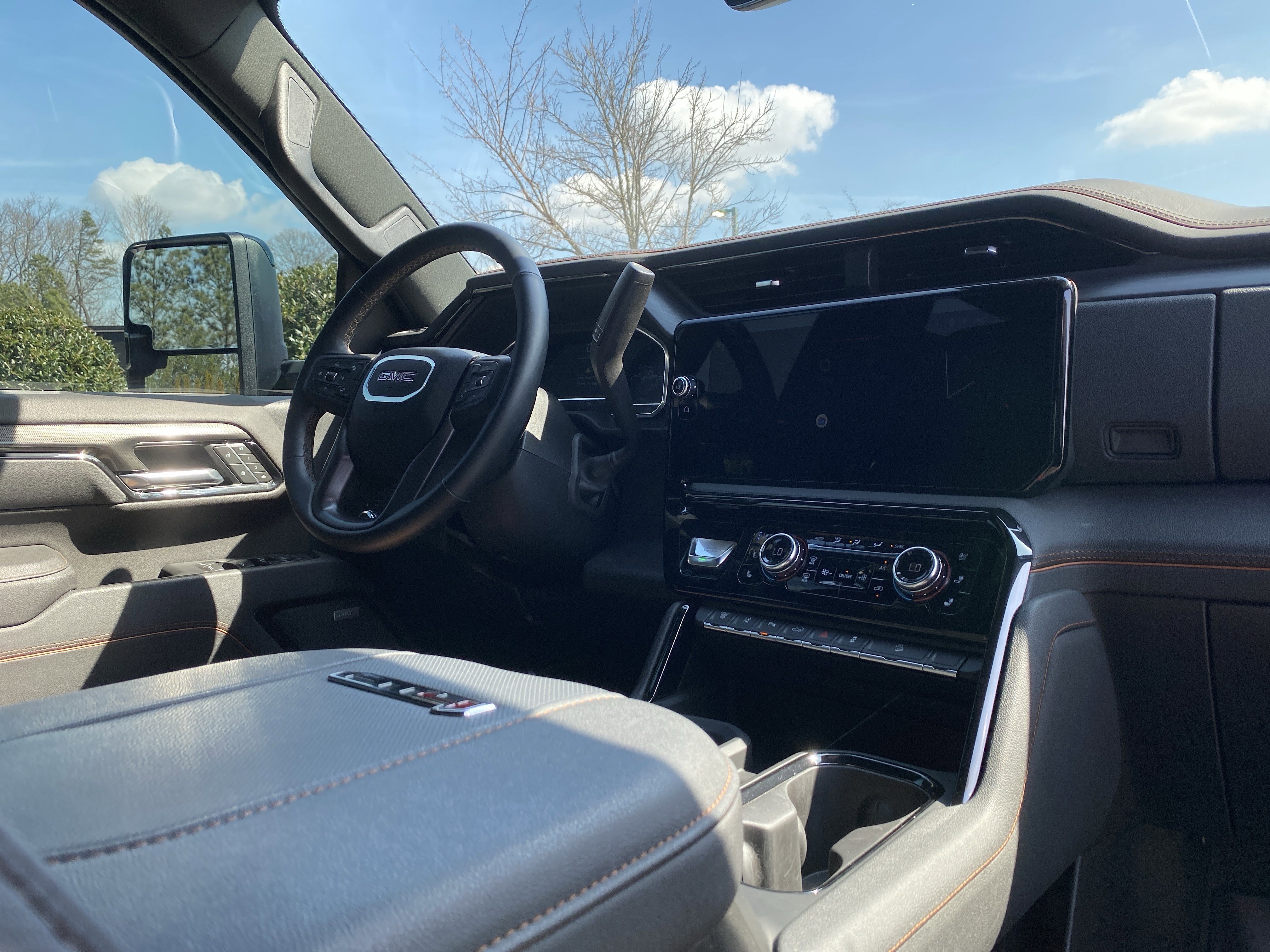 Used 2025 GMC Sierra 2500 AT4 w/ AT4 Premium Plus Package image 6