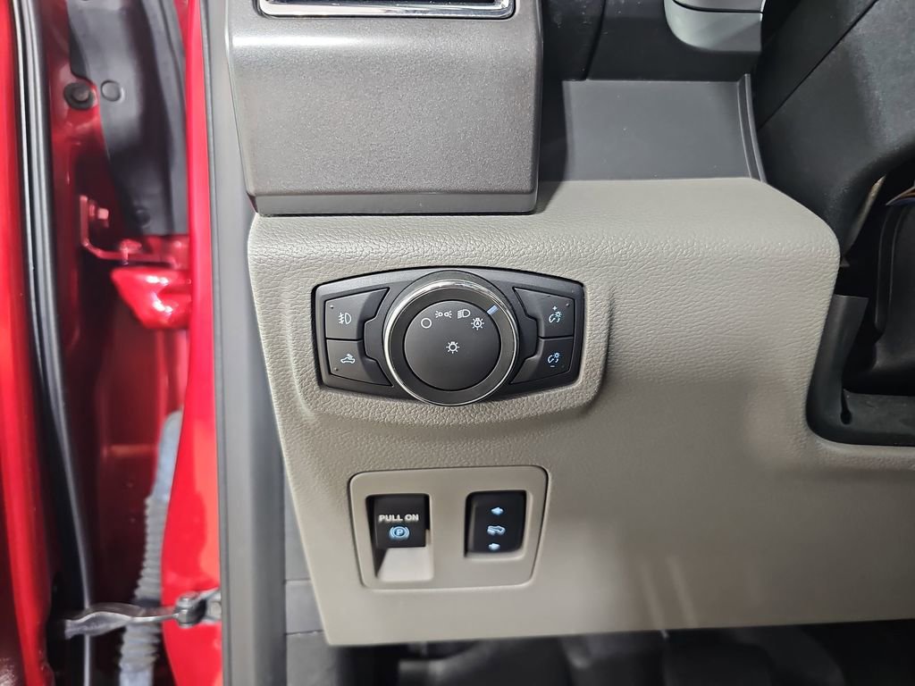 Used 2016 Ford F150 XLT w/ Equipment Group 302A Luxury AWD/4WD image 30