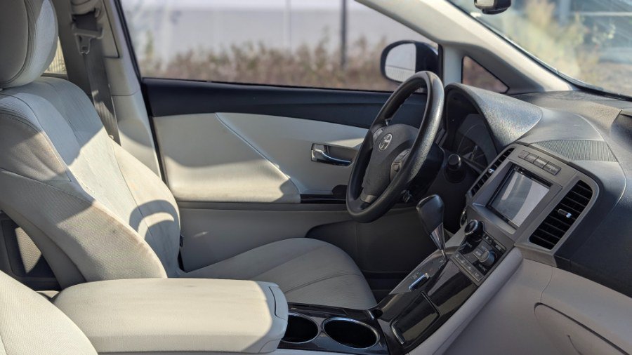 Used 2011 Toyota Venza w/ Convenience Pkg FWD image 19