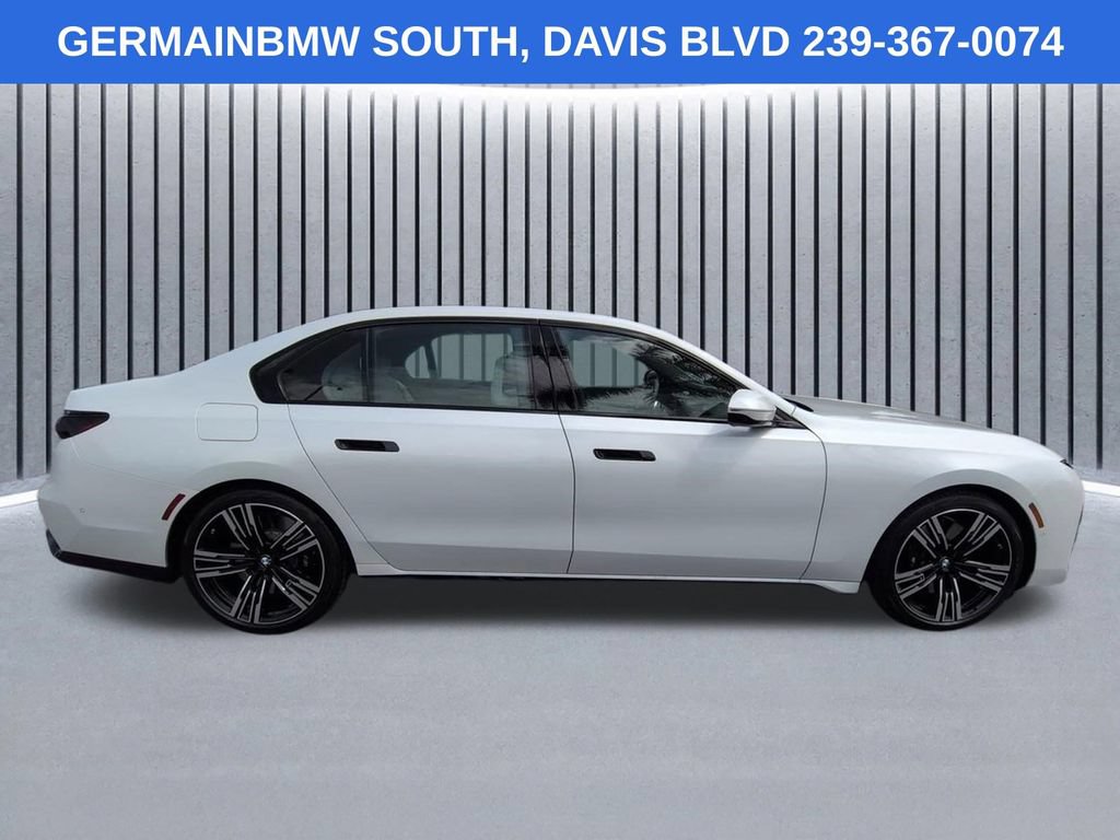 Certified 2025 BMW 760i xDrive AWD/4WD image 4
