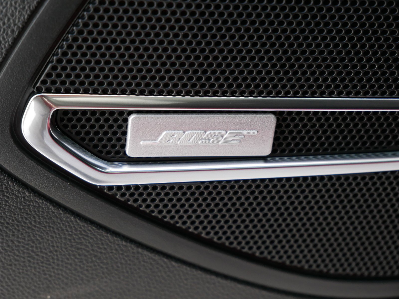 New 2025 Buick Envision Sport Touring image 8