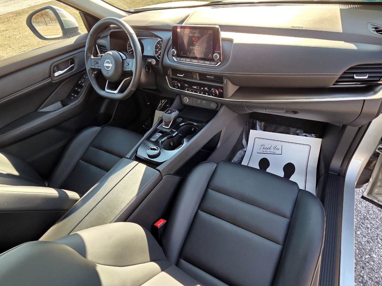 Used 2023 Nissan Rogue SV w/ SV Premium Package image 23