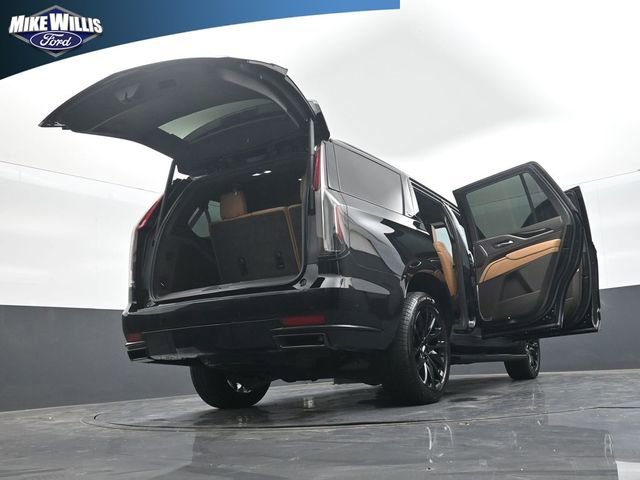 Used 2024 Cadillac Escalade Sport w/ LPO, ONYX Package image 29