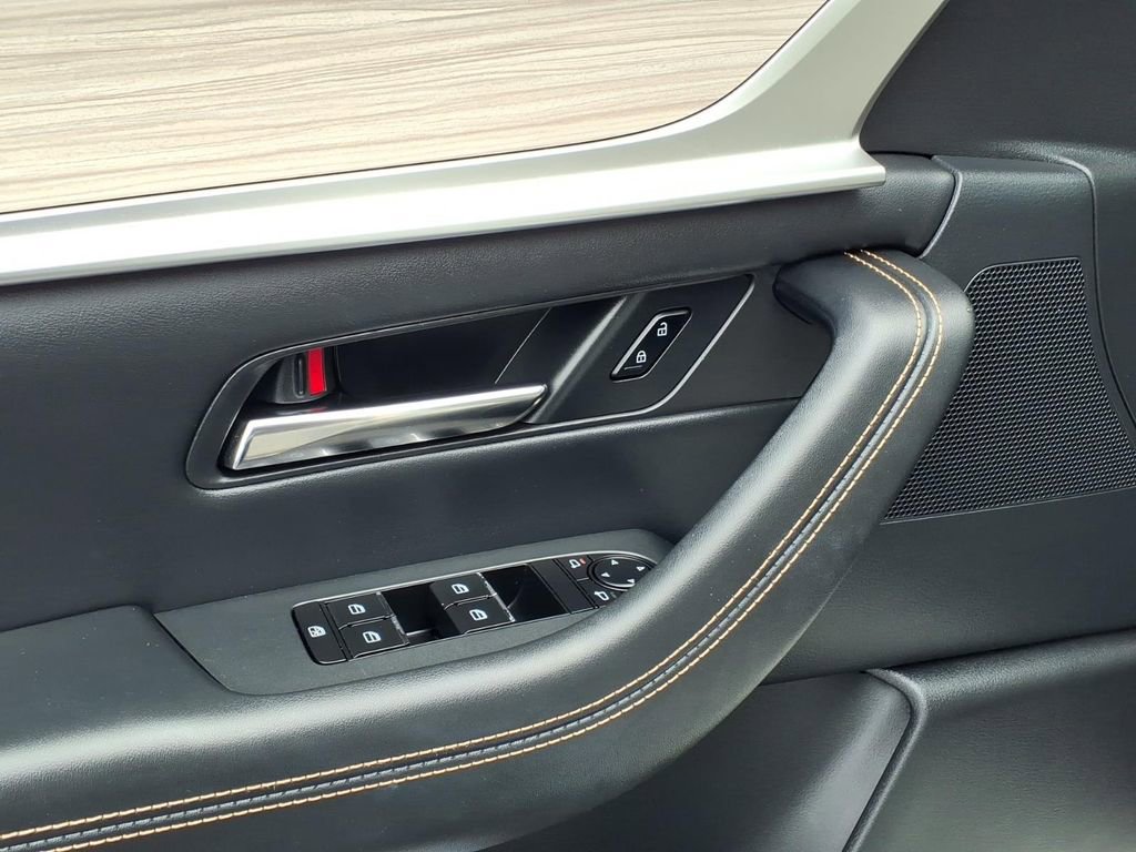 Used 2024 MAZDA CX-90 Plug-In Hybrid w/ Premium Pkg image 4