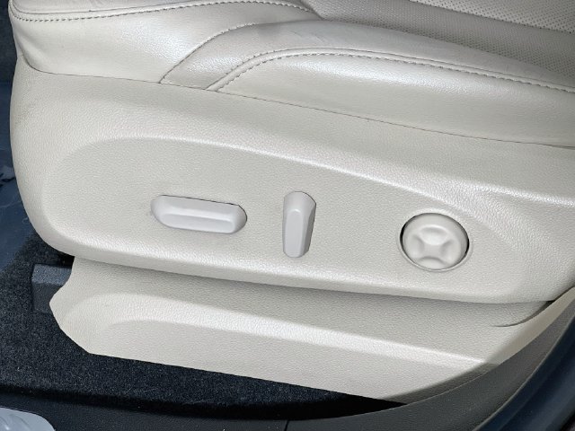 Used 2020 Buick Envision Essence FWD image 11