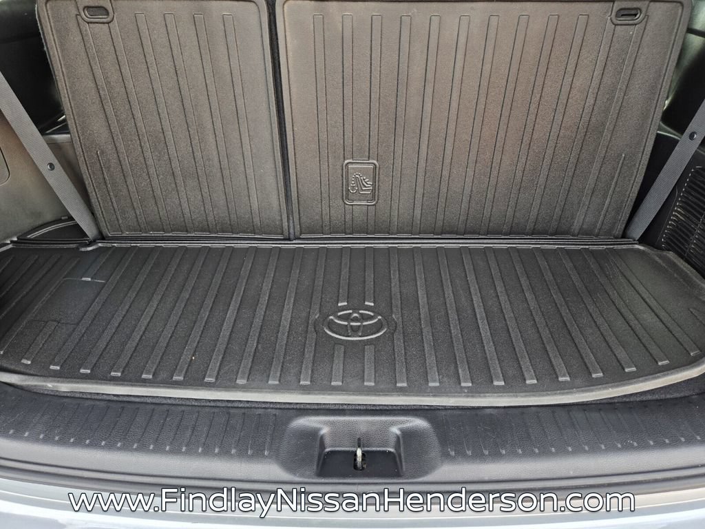 Used 2019 Toyota Highlander XLE AWD/4WD image 16