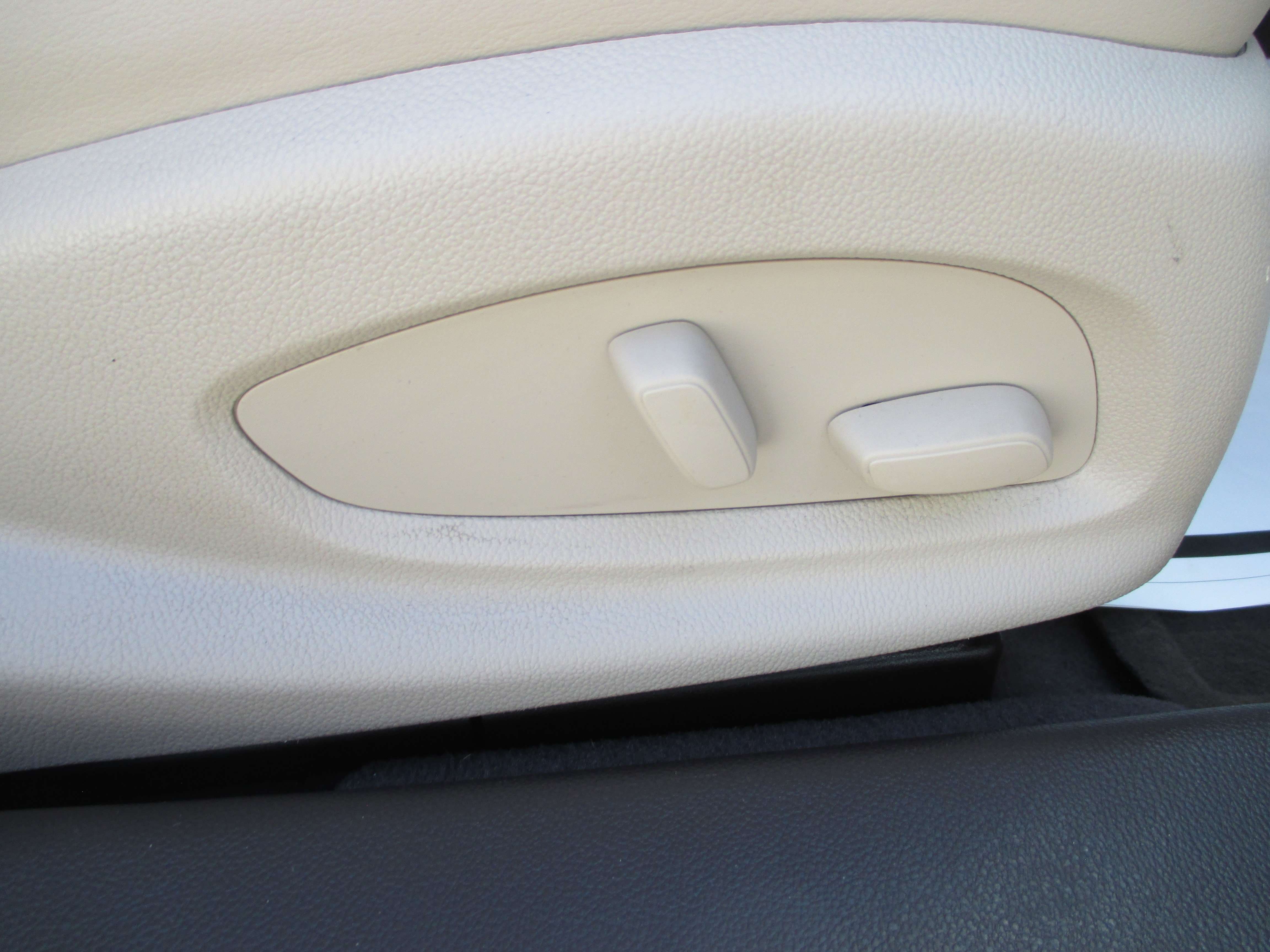 Used 2016 Buick LaCrosse Premium w/ Driver Confidence Package #1 image 17