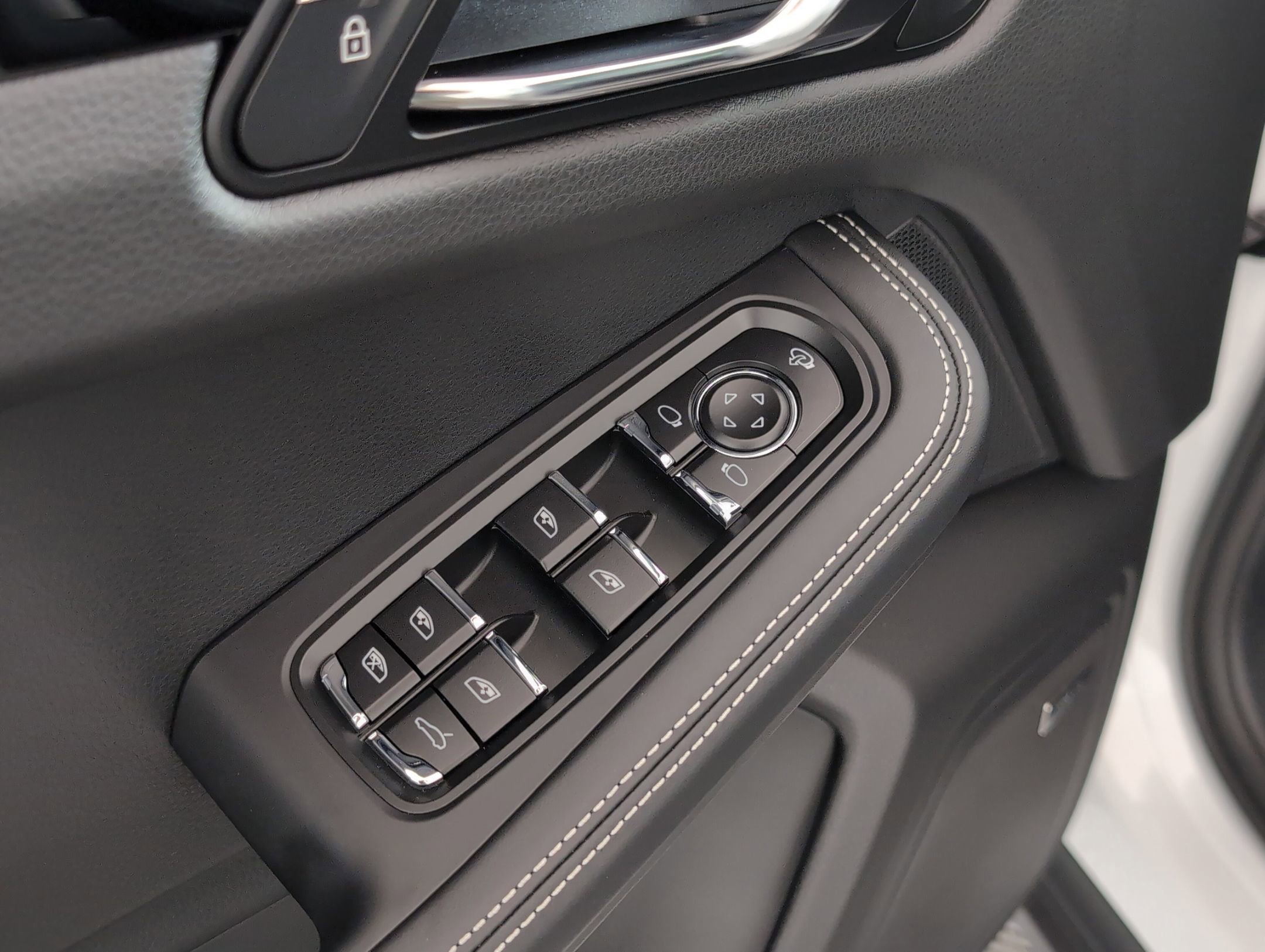 Used 2026 Porsche Macan S image 25