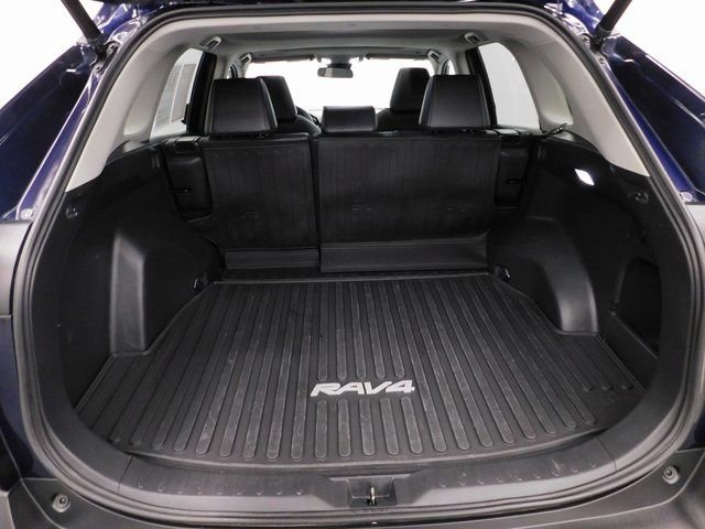 Used 2023 Toyota RAV4 XLE Premium image 18