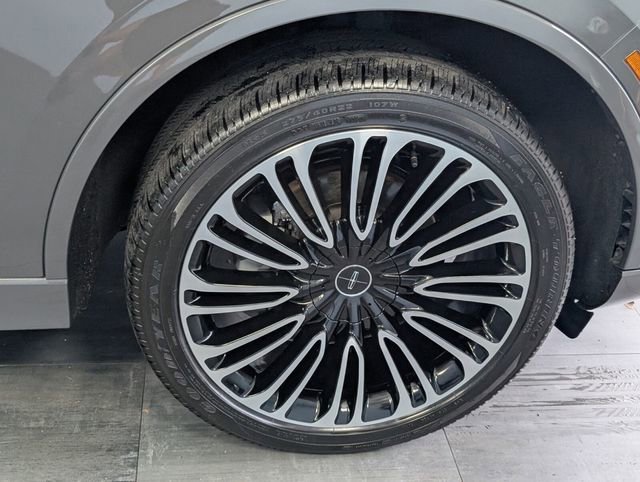Used 2024 Lincoln Aviator Black Label AWD/4WD image 16