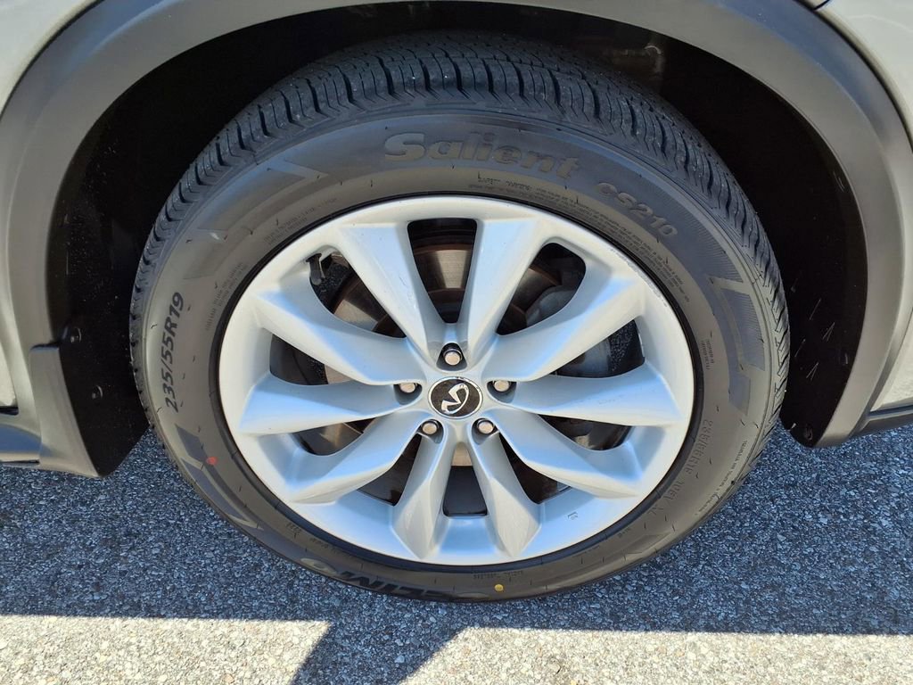 Used 2019 INFINITI QX50 Luxe w/ Cargo Package FWD image 9