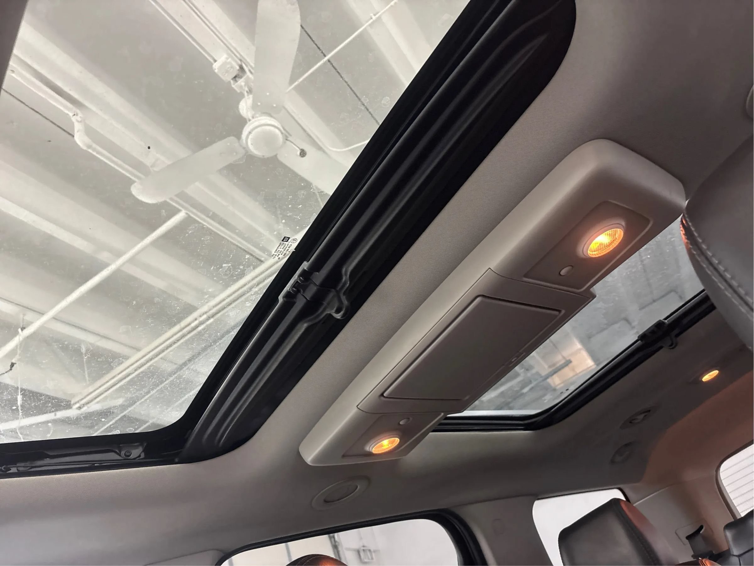 Used 2017 GMC Acadia Limited SLT AWD/4WD image 22