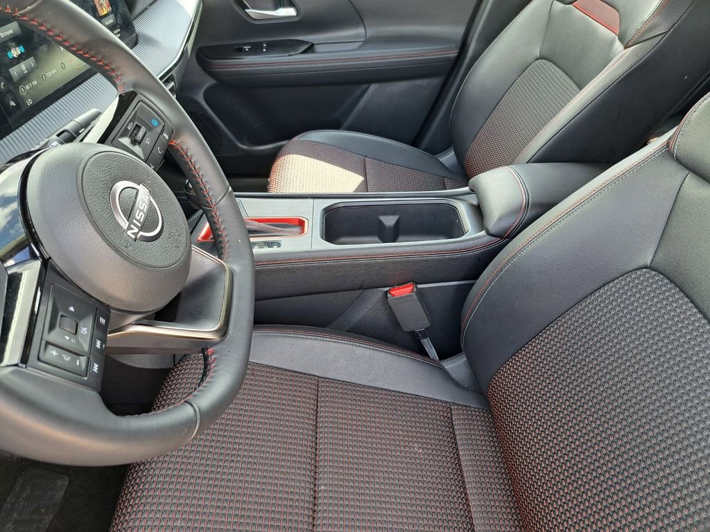 Used 2025 Nissan Kicks SR image 15