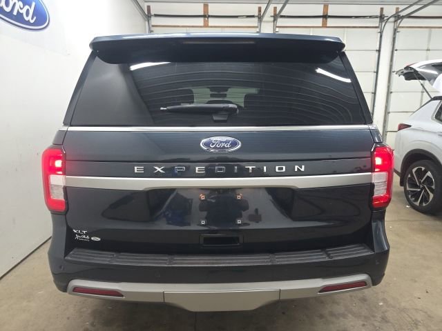 Used 2024 Ford Expedition XLT image 12