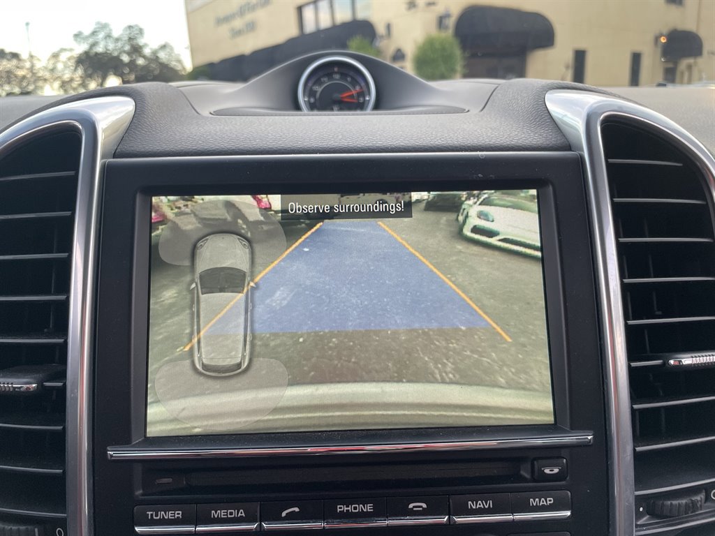 Used 2014 Porsche Cayenne Diesel Platinum Edition image 29